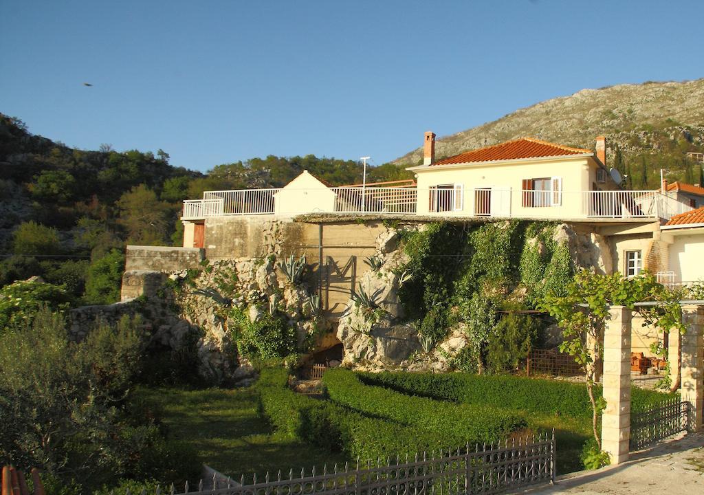 Holiday Home Urlovic Gruda Стая снимка