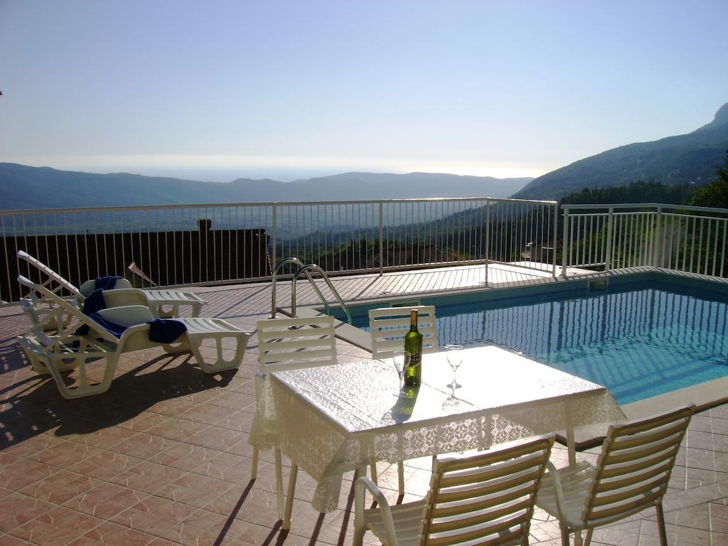 Holiday Home Urlovic Gruda Стая снимка