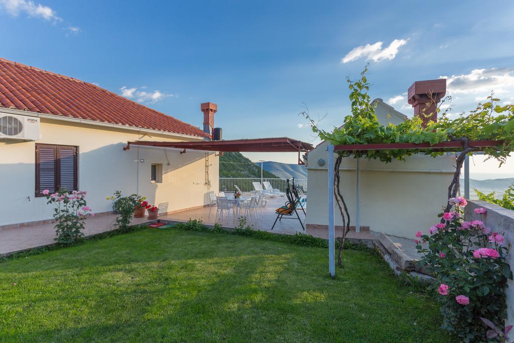 Holiday Home Urlovic Gruda Екстериор снимка